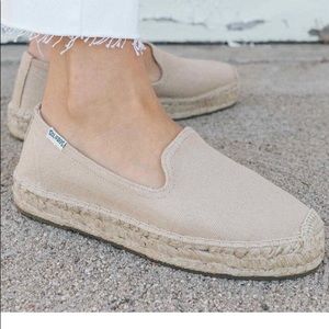 Soludos Platform smoking slipper.